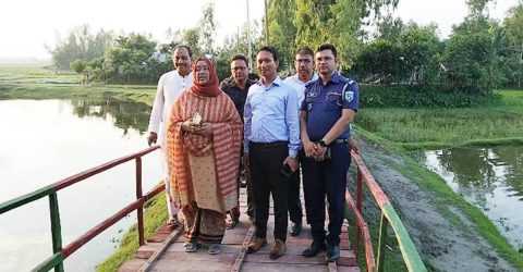 কুড়িগ্রামে প্রত্যন্ত চরাঞ্চলের রাস্তা ও কাঠের ব্রিজ উদ্বোধন